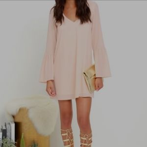Lulu's‎ Far Wondering Peach Long Bell Sleeve Shift Dress Size Large